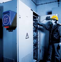 SecuBox Maxi – velký box z ABS na přilby, masky a ochranné sady OOPP, modré a transparentní provedení.